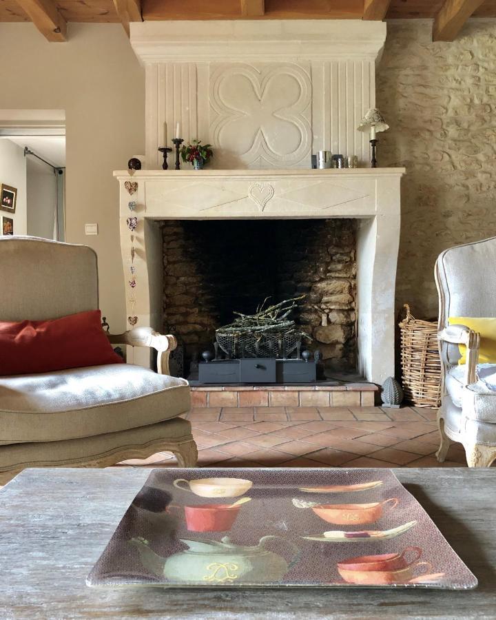 Geay  Du Cote De L'Ombriere B&B 외부 사진
