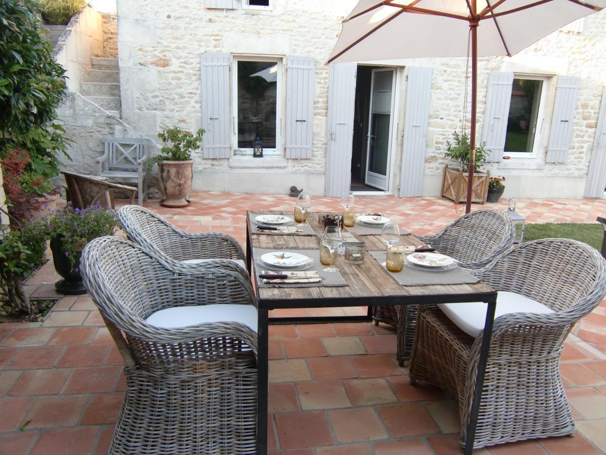 Geay  Du Cote De L'Ombriere B&B 외부 사진